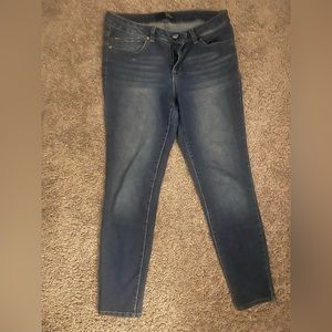 1822- women’s straight leg jeans